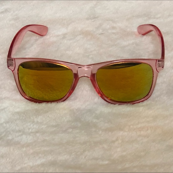 🛍 Clear Pink Mirrored Sunglasses - Picture 2 of 3